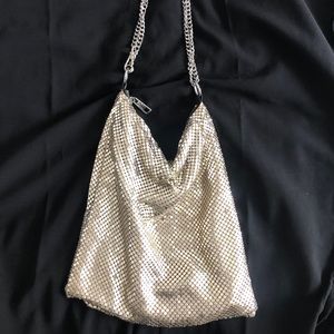 Metallic chain link purse
